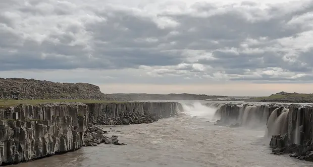 Selfoss, Two waterfalls on the way