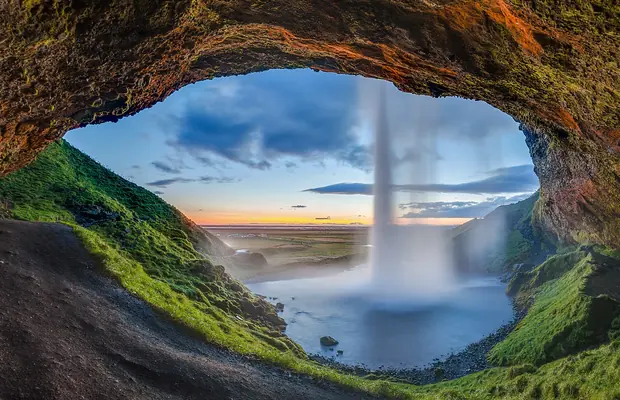 Seljalandsfoss, Two waterfalls on the way